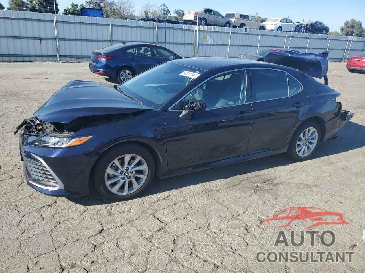 TOYOTA CAMRY 2022 - 4T1C11AK5NU656867