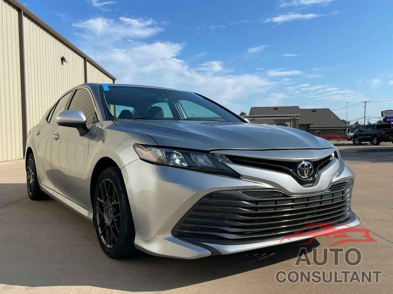 TOYOTA CAMRY 2019 - 4T1B11HK2KU227392