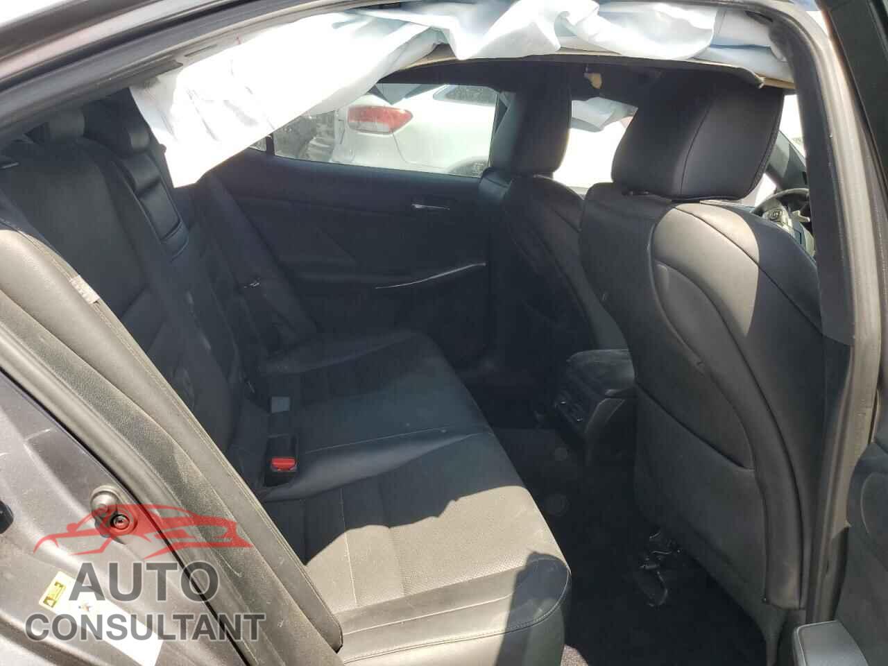 LEXUS IS 2014 - JTHCE1D23E5003127