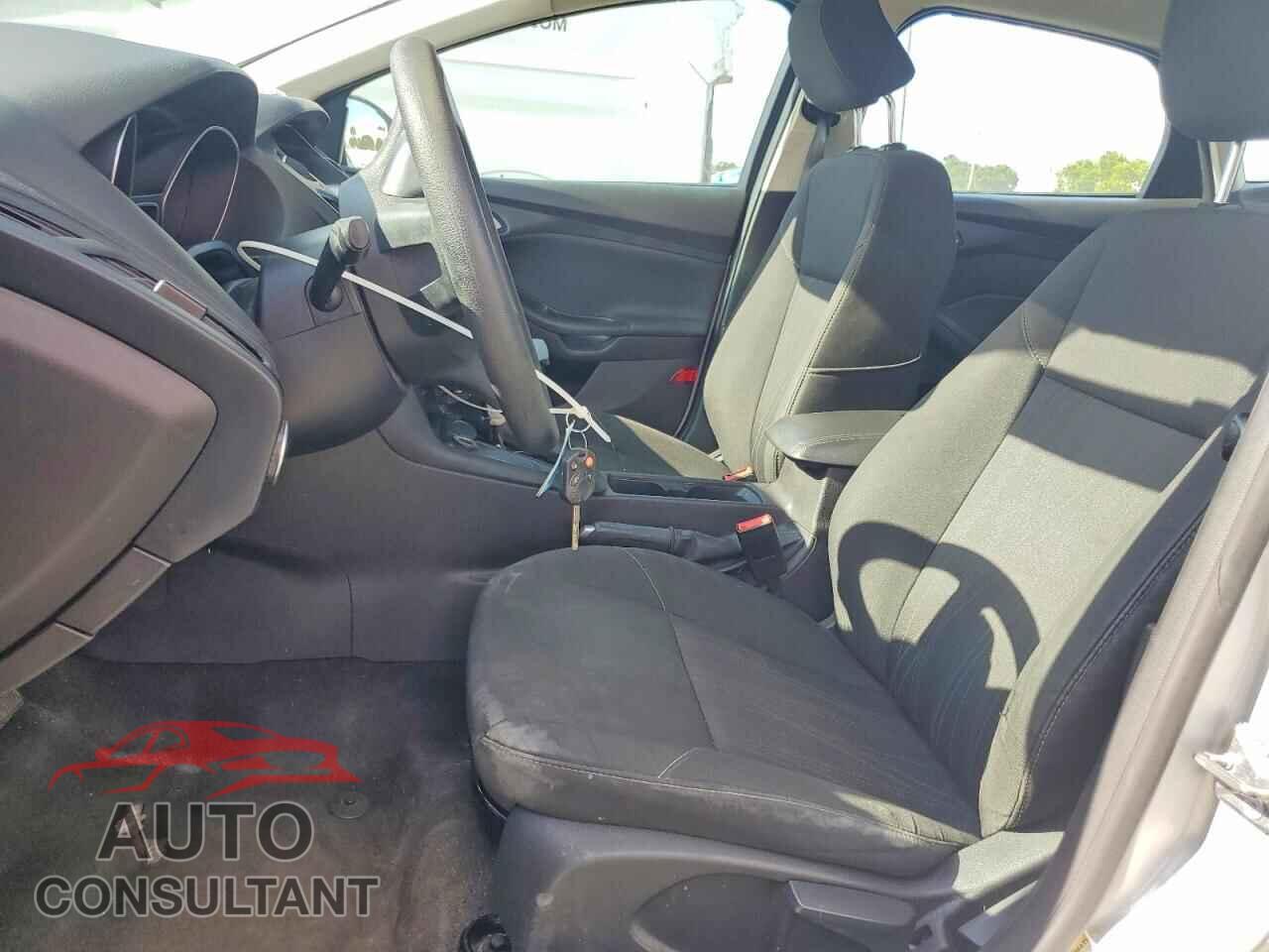 FORD FOCUS 2017 - 1FADP3F26HL264279