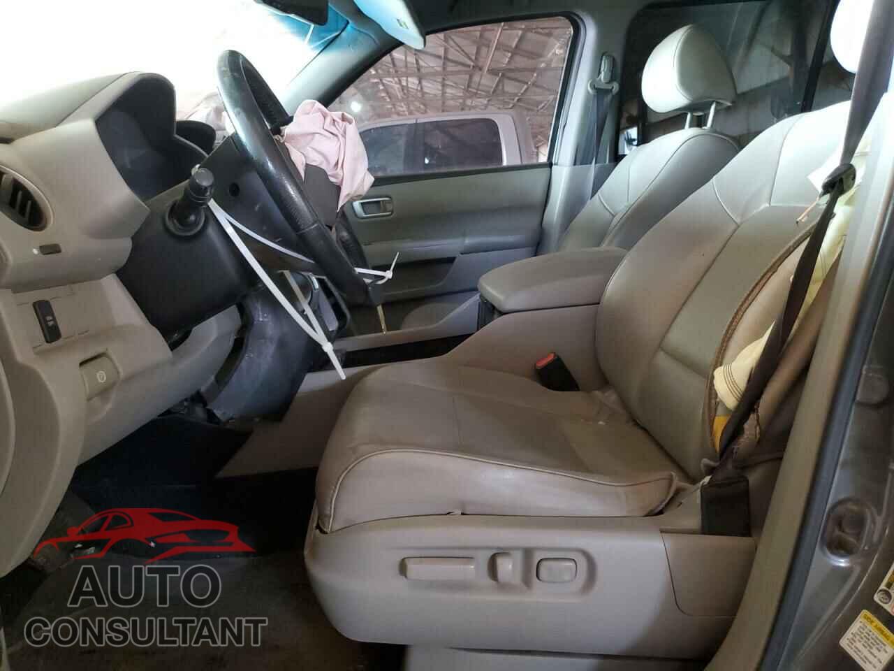 HONDA PILOT 2011 - 5FNYF4H50BB005731