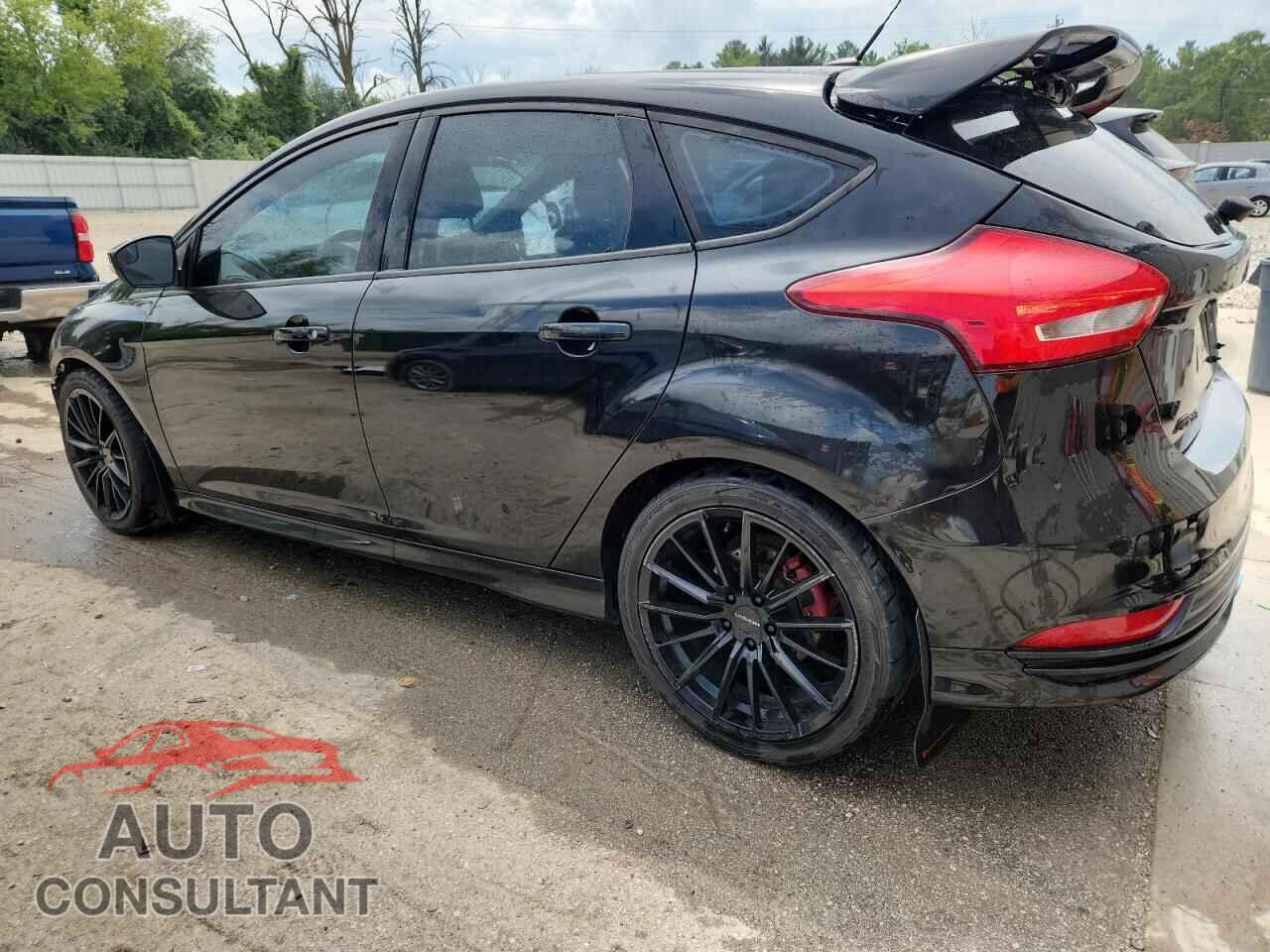 FORD FOCUS 2015 - 1FADP3L98FL339367