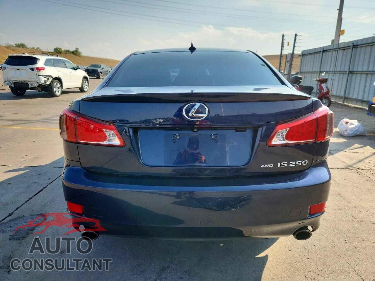 LEXUS IS 2012 - JTHCF5C29C2035701