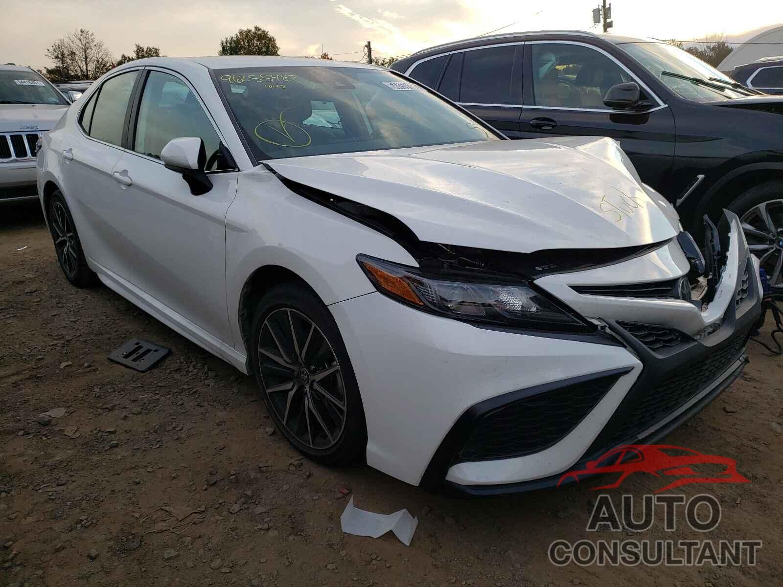TOYOTA CAMRY 2021 - 4T1G11AK6MU445399