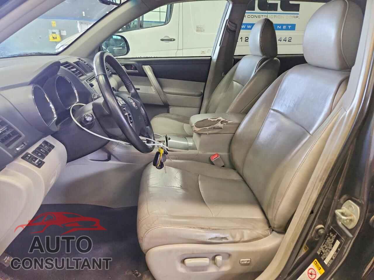 TOYOTA HIGHLANDER 2013 - 5TDBK3EH7DS229815