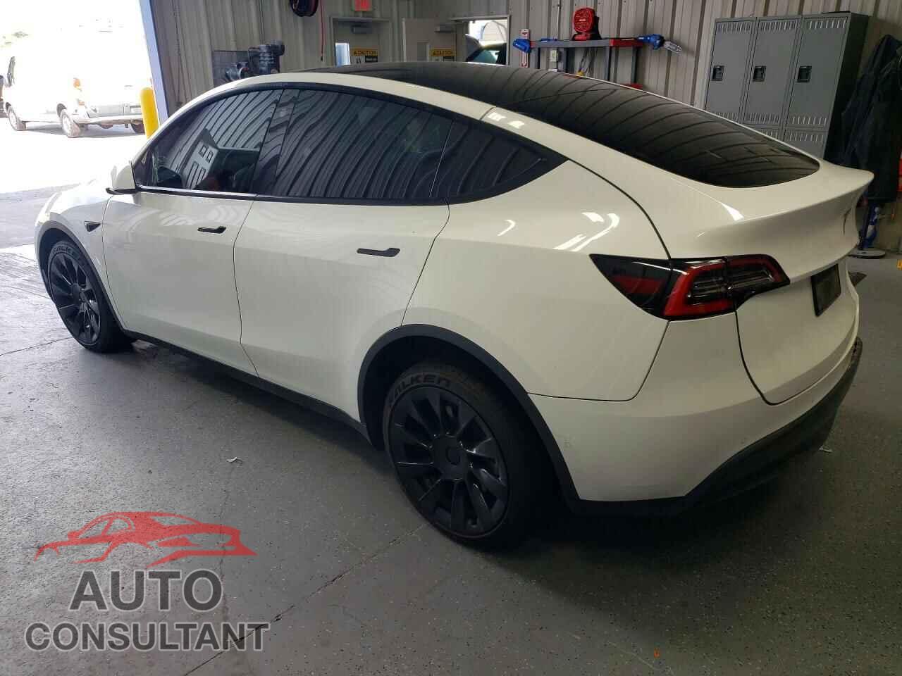 TESLA MODEL Y 2021 - 5YJYGDED1MF103744