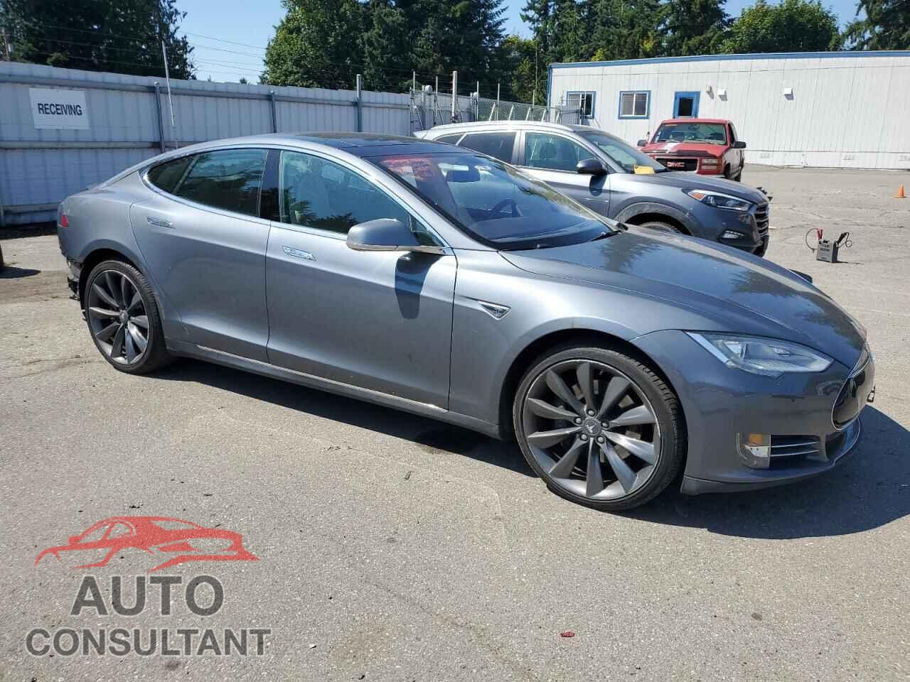 TESLA MODEL S 2013 - 5YJSA1DP5DFP25815