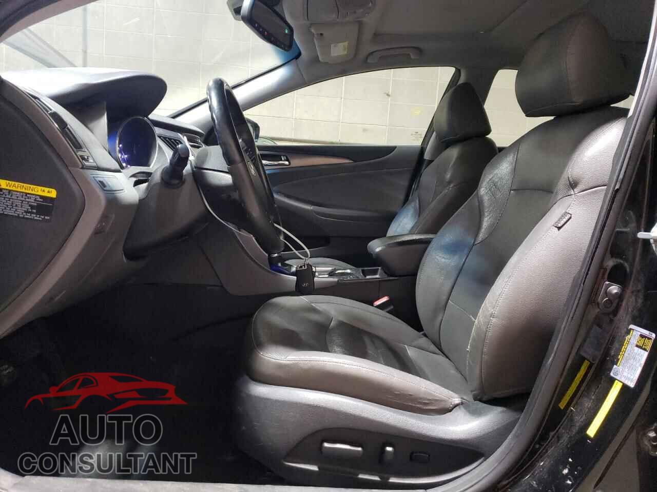 HYUNDAI SONATA 2012 - KMHEC4A43CA025264