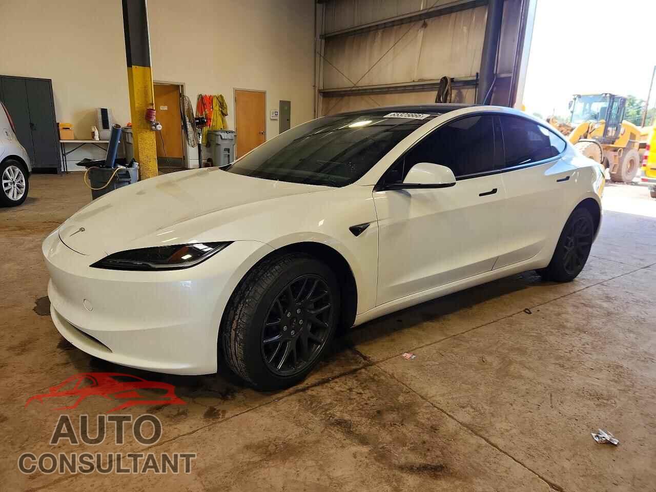 TESLA MODEL 3 2024 - 5YJ3E1EA2RF842715