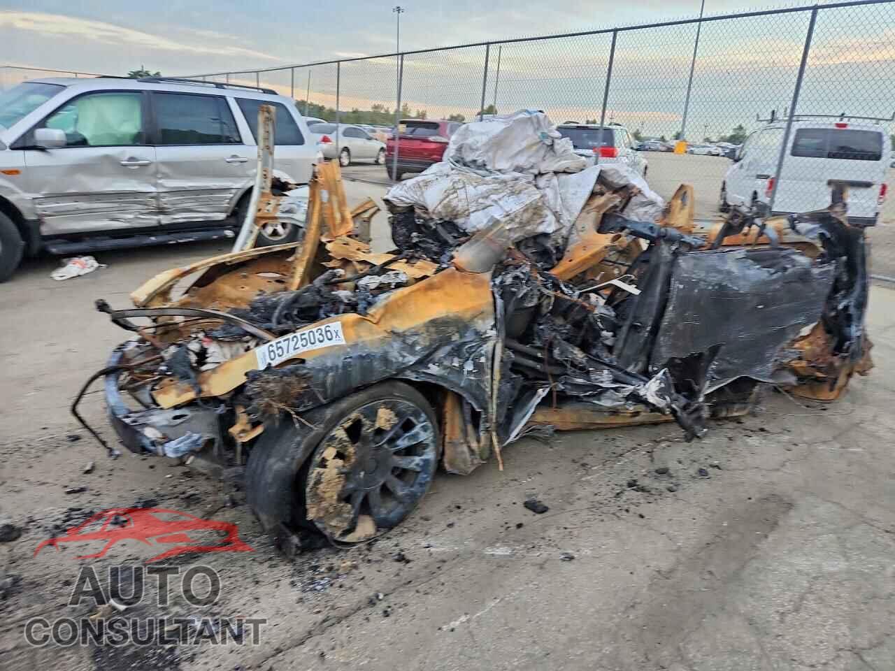 TESLA MODEL Y 2025 - 7SAYGAEE2SF272677