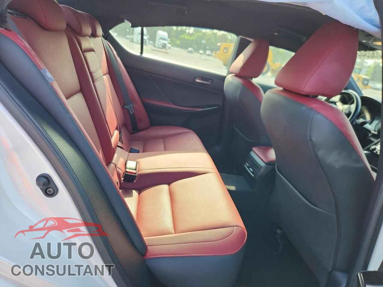 LEXUS IS 2021 - JTHAA1D2XM5109706