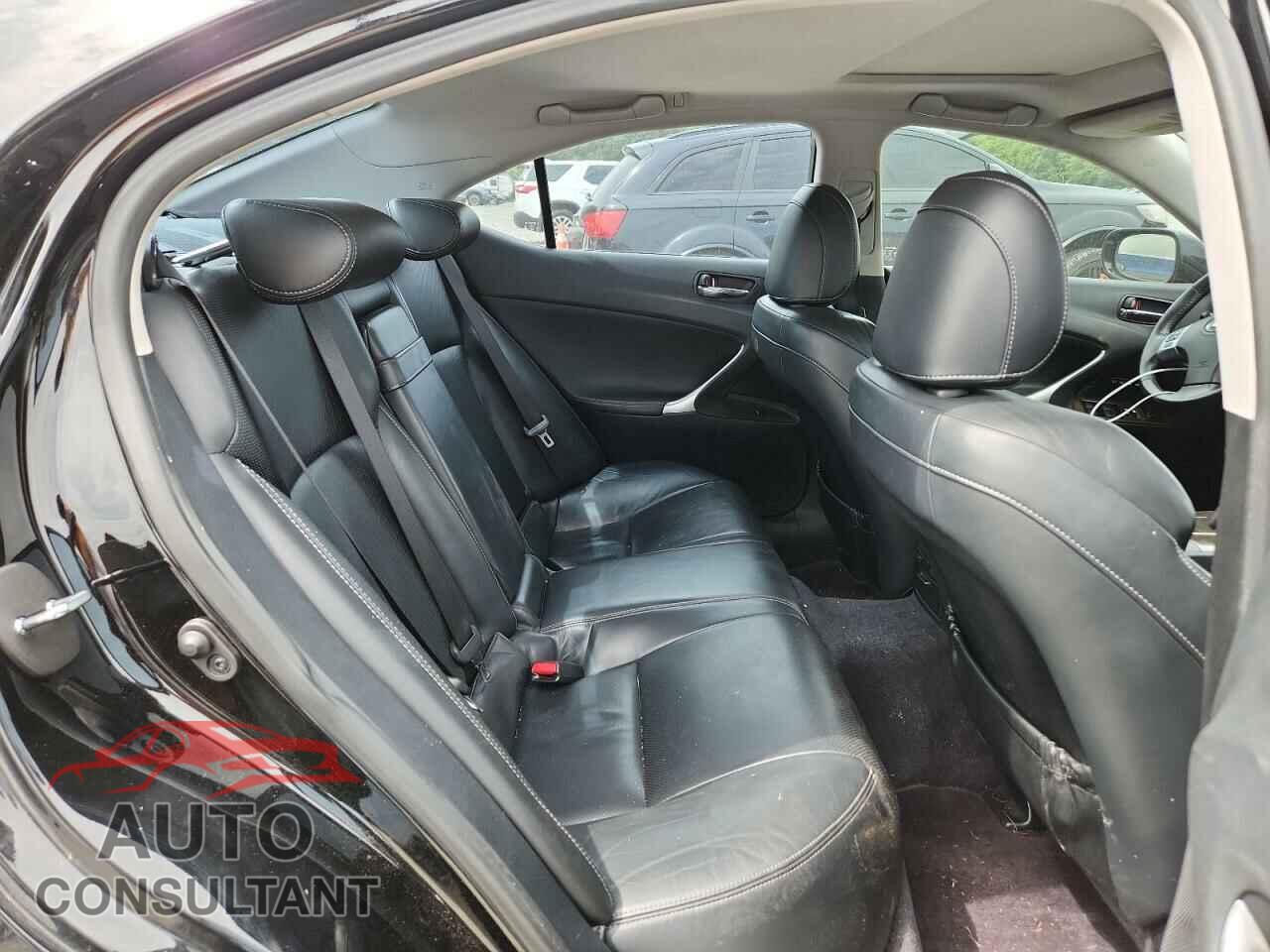 LEXUS IS 2011 - JTHCF5C24B5046098
