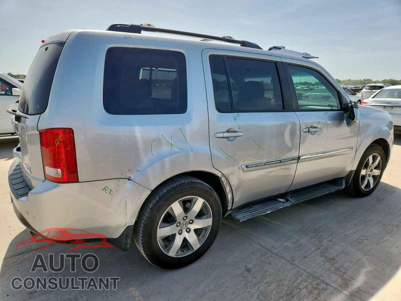 HONDA PILOT 2015 - 5FNYF4H90FB016186