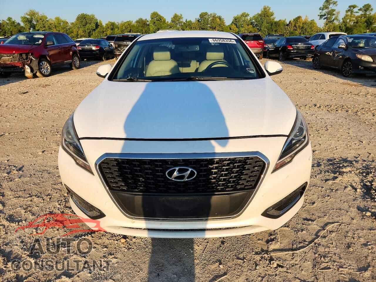 HYUNDAI SONATA 2017 - KMHE34L13HA046741