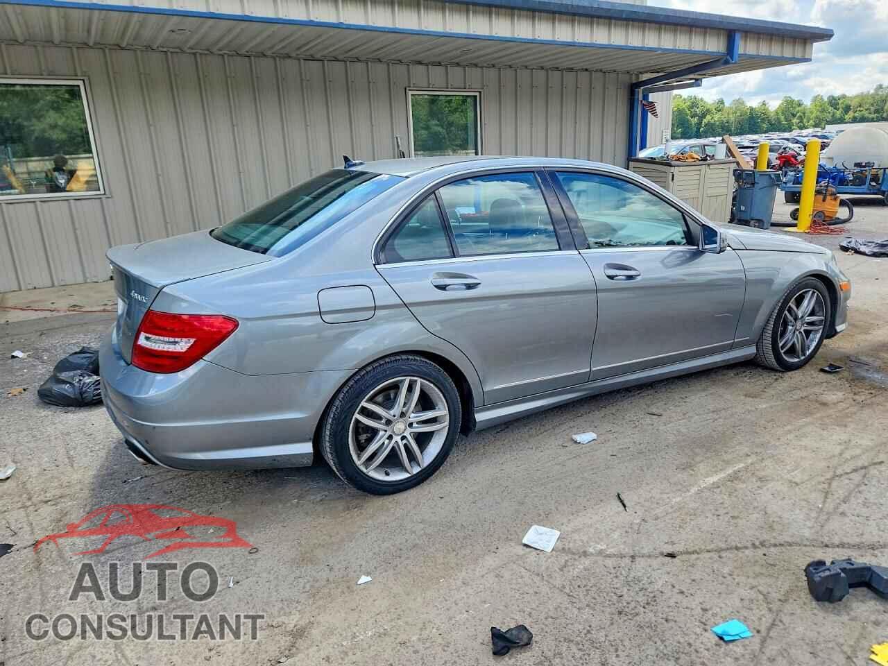 MERCEDES-BENZ C-CLASS 2013 - WDDGF8AB2DR277249