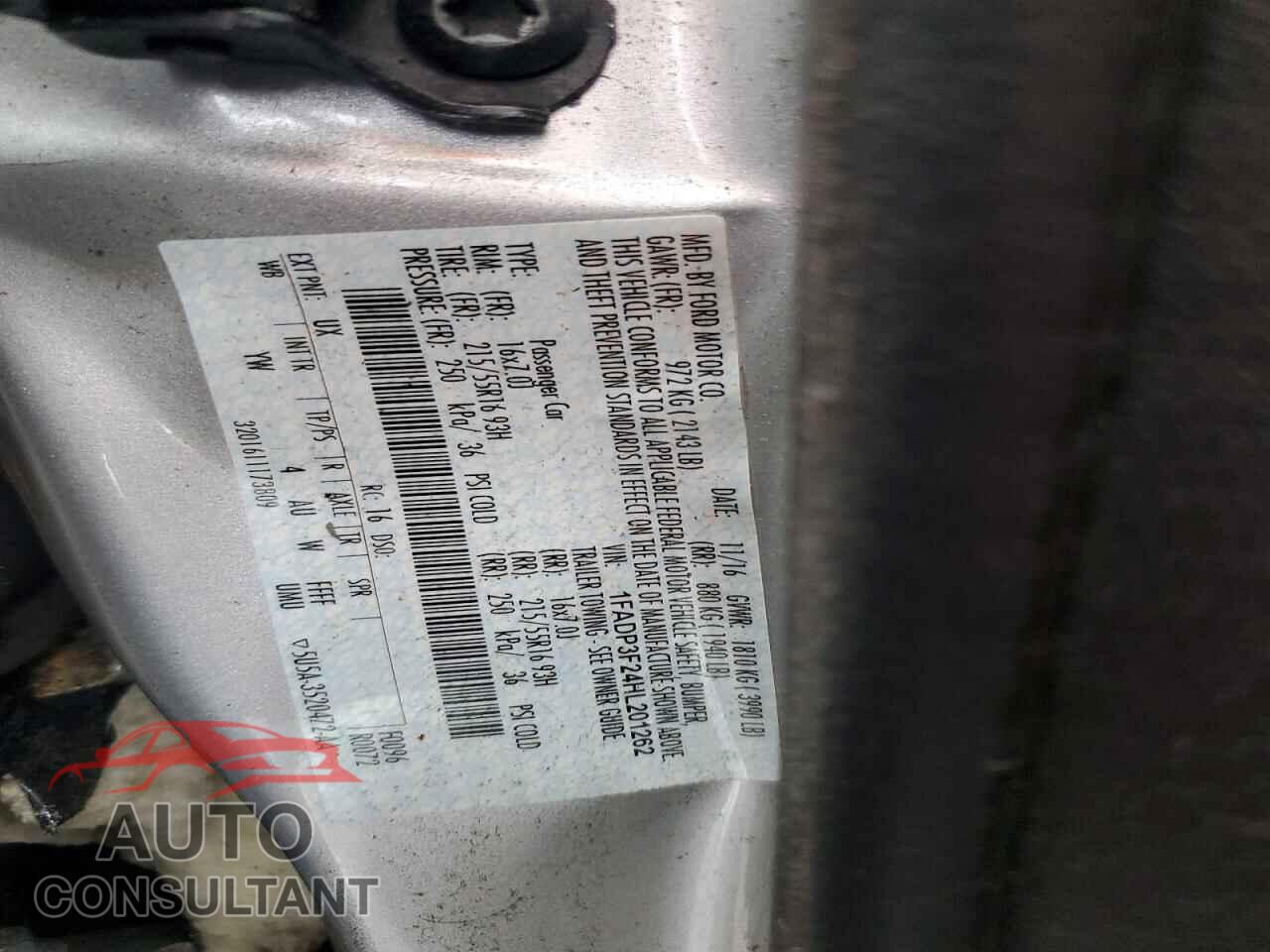 FORD FOCUS 2017 - 1FADP3F24HL201262