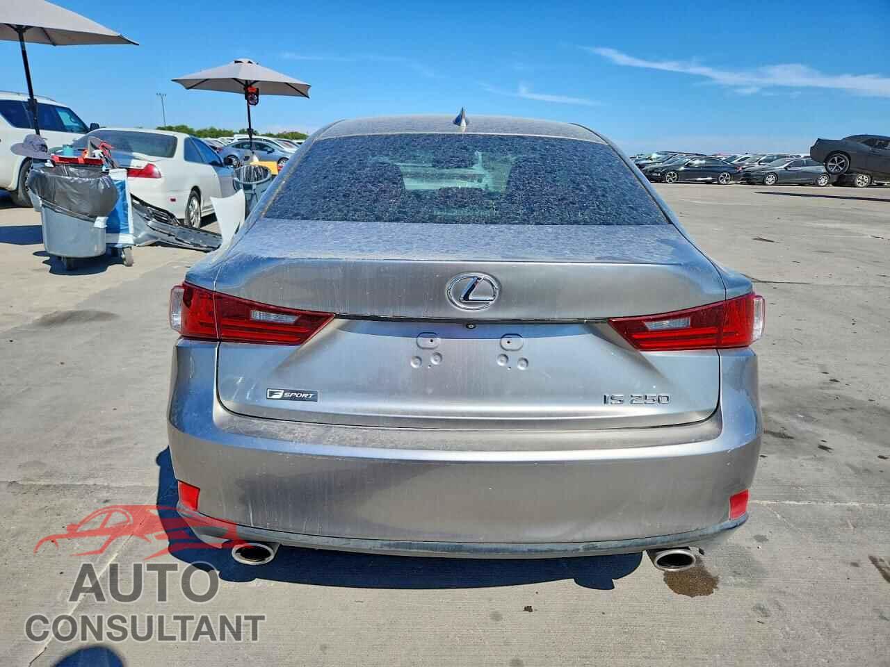 LEXUS IS 2015 - JTHBF1D29F5045828