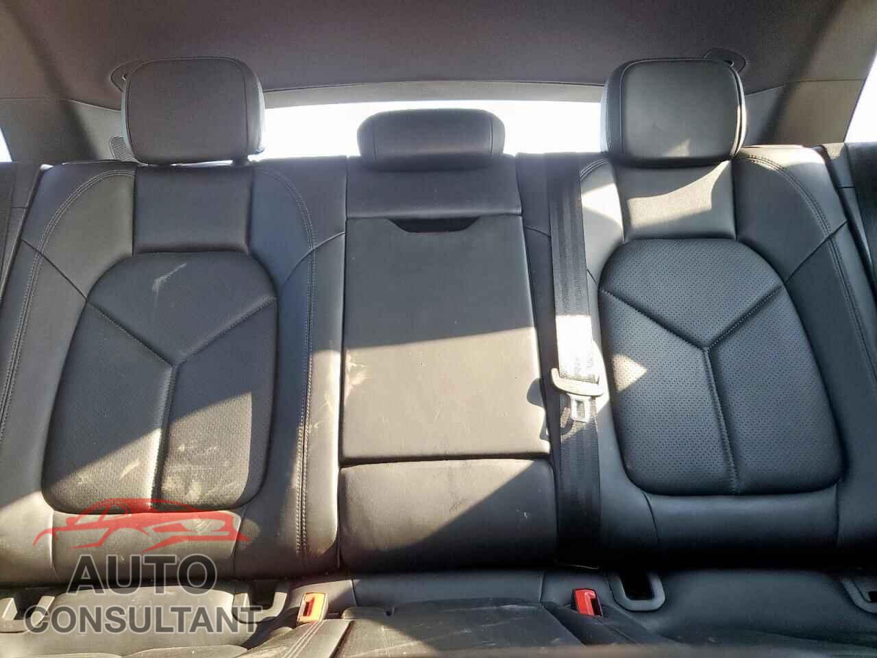 PORSCHE MACAN 2017 - WP1AA2A55HLB83833