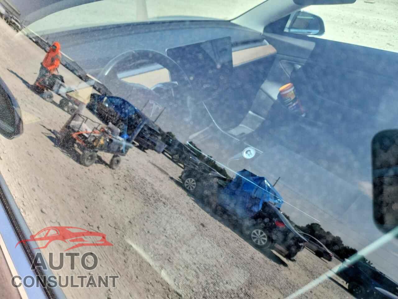 TESLA MODEL 3 2018 - 5YJ3E1EA9JF028114