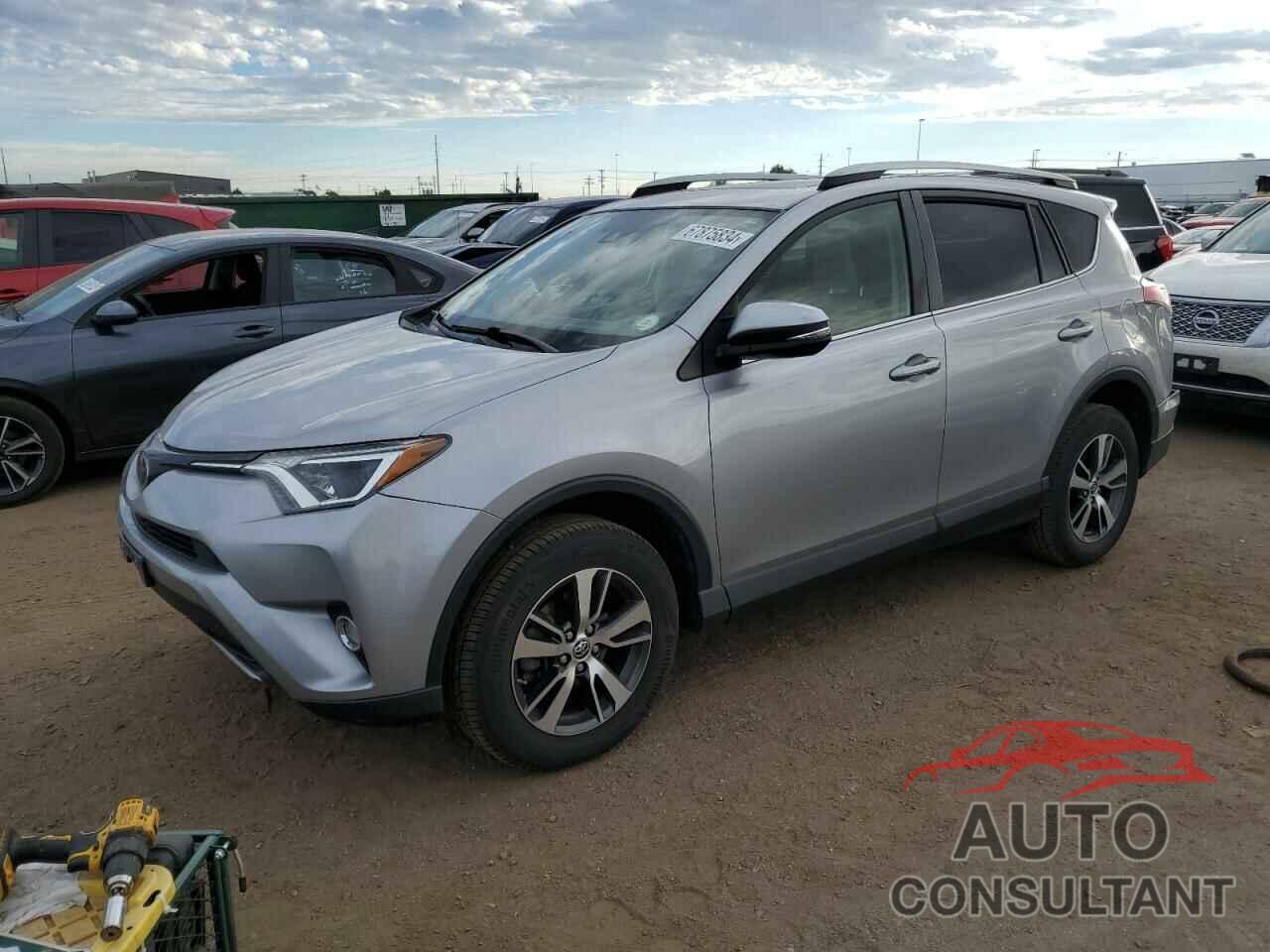 TOYOTA RAV4 2018 - JTMRFREV0JD227794