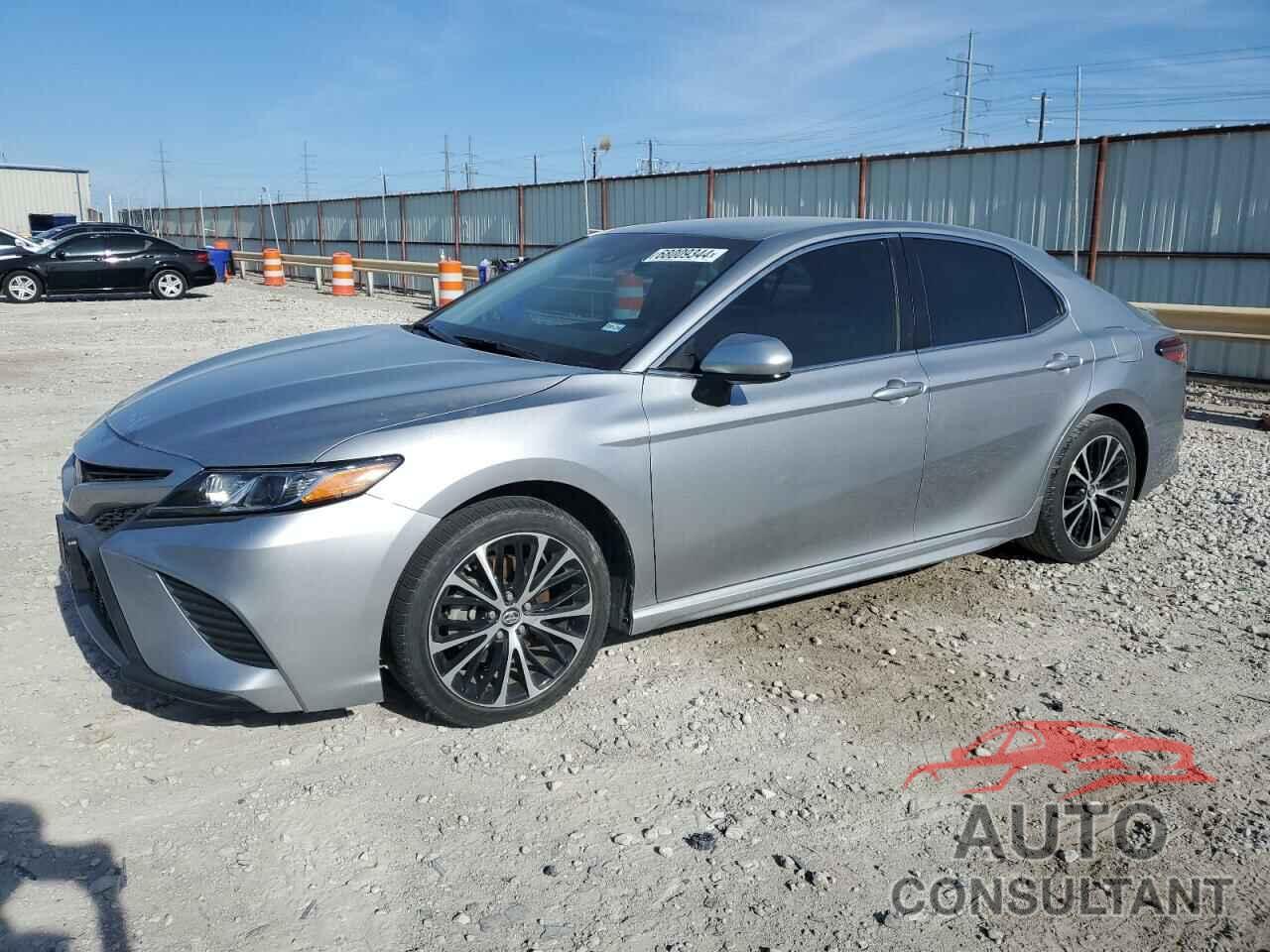 TOYOTA CAMRY 2018 - 4T1B11HK3JU673209