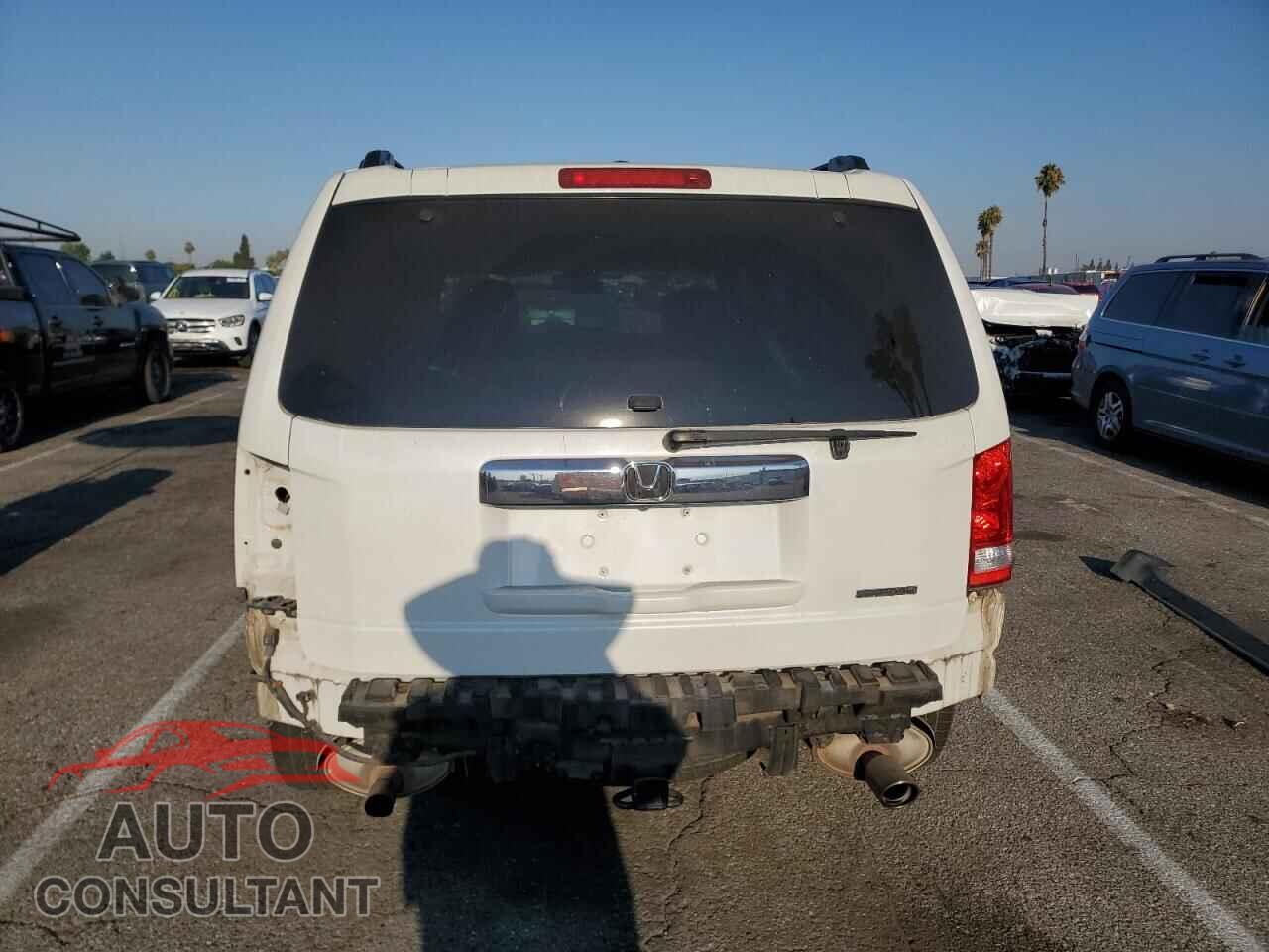 HONDA PILOT 2011 - 5FNYF3H98BB031622