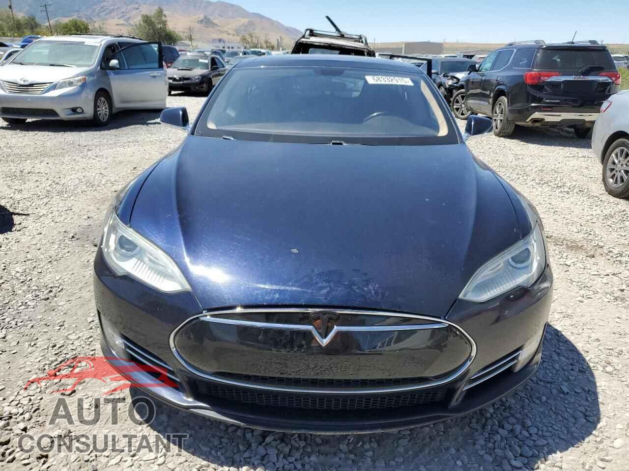 TESLA MODEL S 2013 - 5YJSA1DP3DFP10858