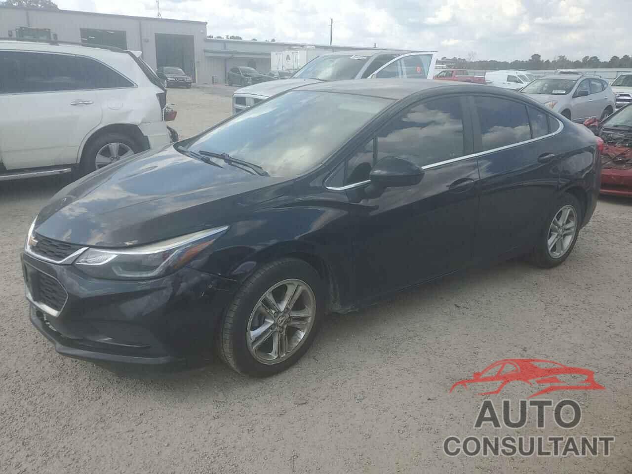 CHEVROLET CRUZE 2018 - 1G1BE5SM4J7107934