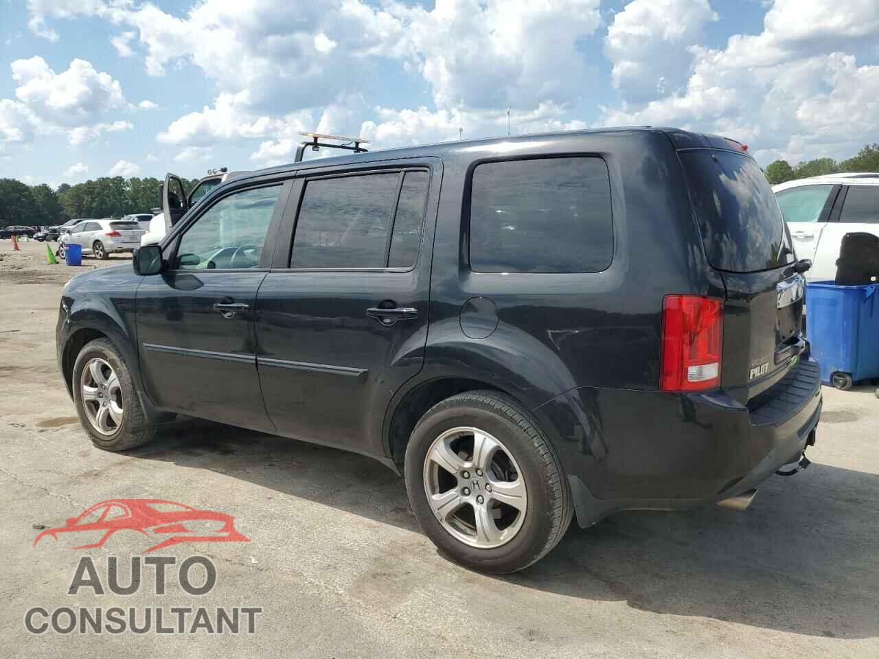 HONDA PILOT 2015 - 5FNYF3H50FB016549