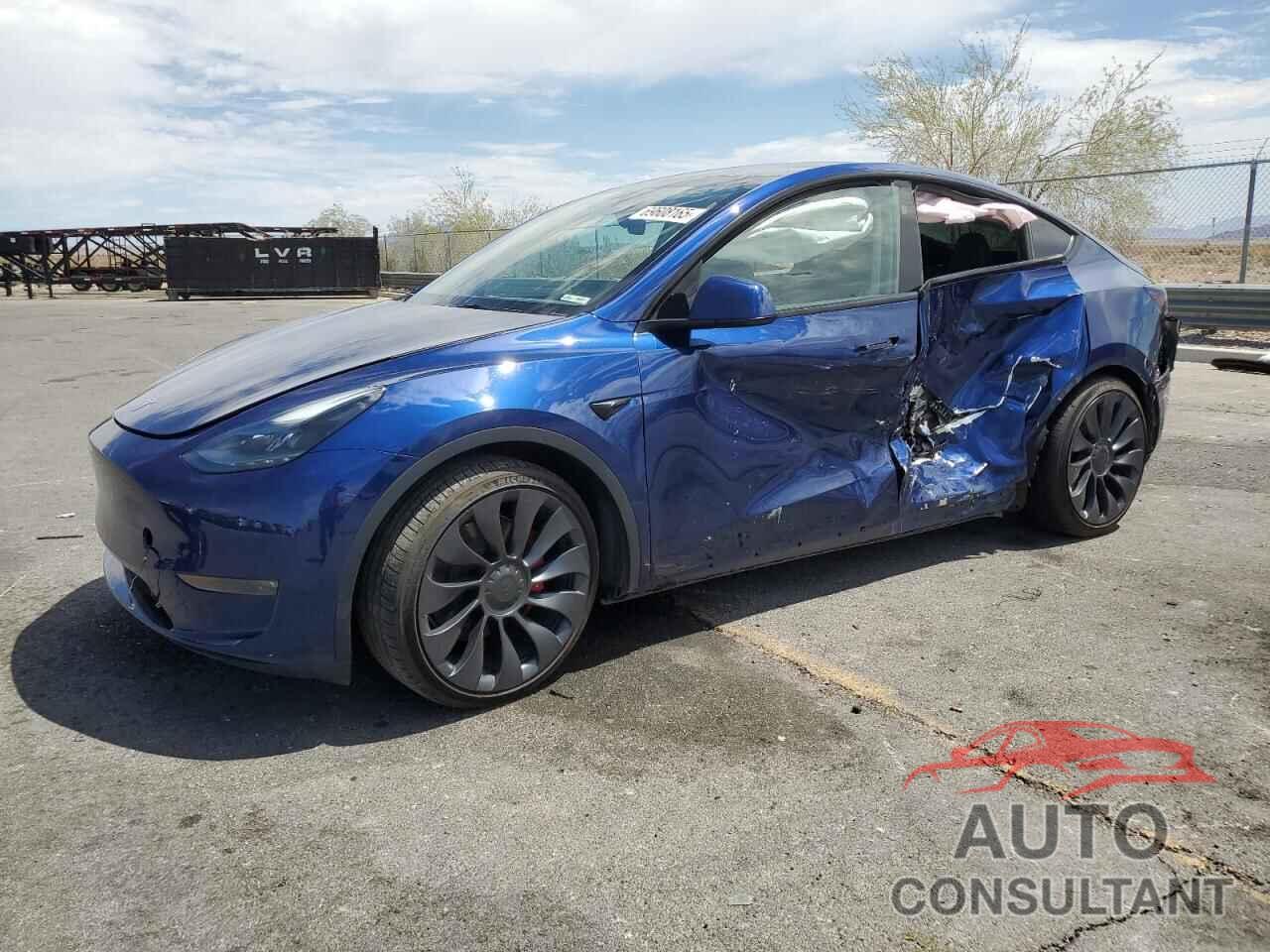 TESLA MODEL Y 2024 - 7SAYGDEF5RA266602