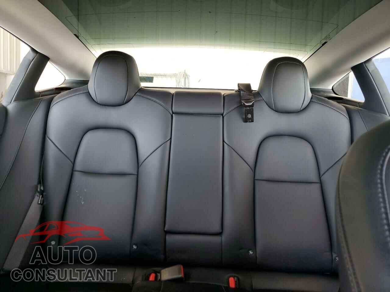 TESLA MODEL 3 2018 - 5YJ3E1EB8JF071349