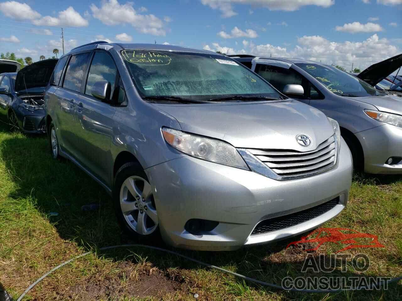 TOYOTA SIENNA 2017 - 5TDKZ3DC1HS885659