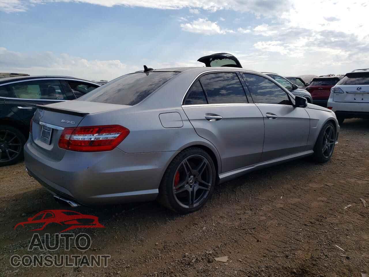 MERCEDES-BENZ E-CLASS 2013 - WDDHF7EB3DA732231