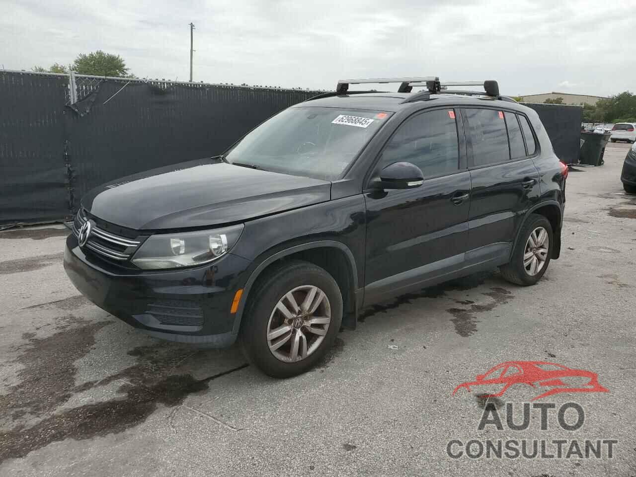 VOLKSWAGEN TIGUAN 2017 - WVGAV7AX4HK028891