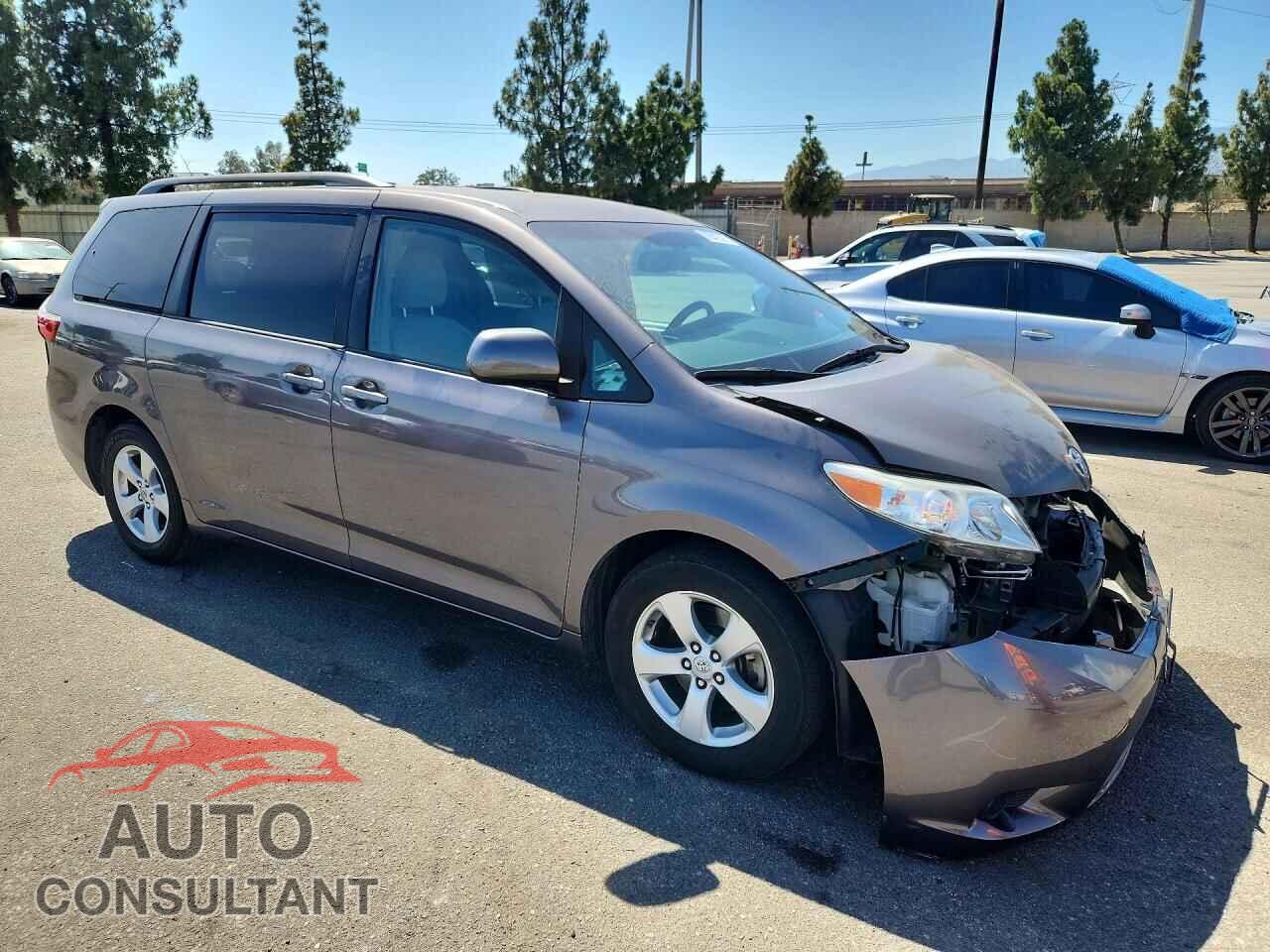 TOYOTA SIENNA 2017 - 5TDKZ3DC4HS784261