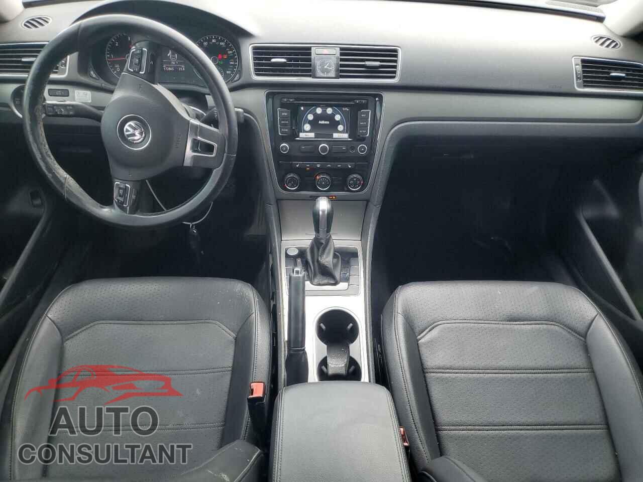 VOLKSWAGEN PASSAT 2015 - 1VWBV7A39FC093732
