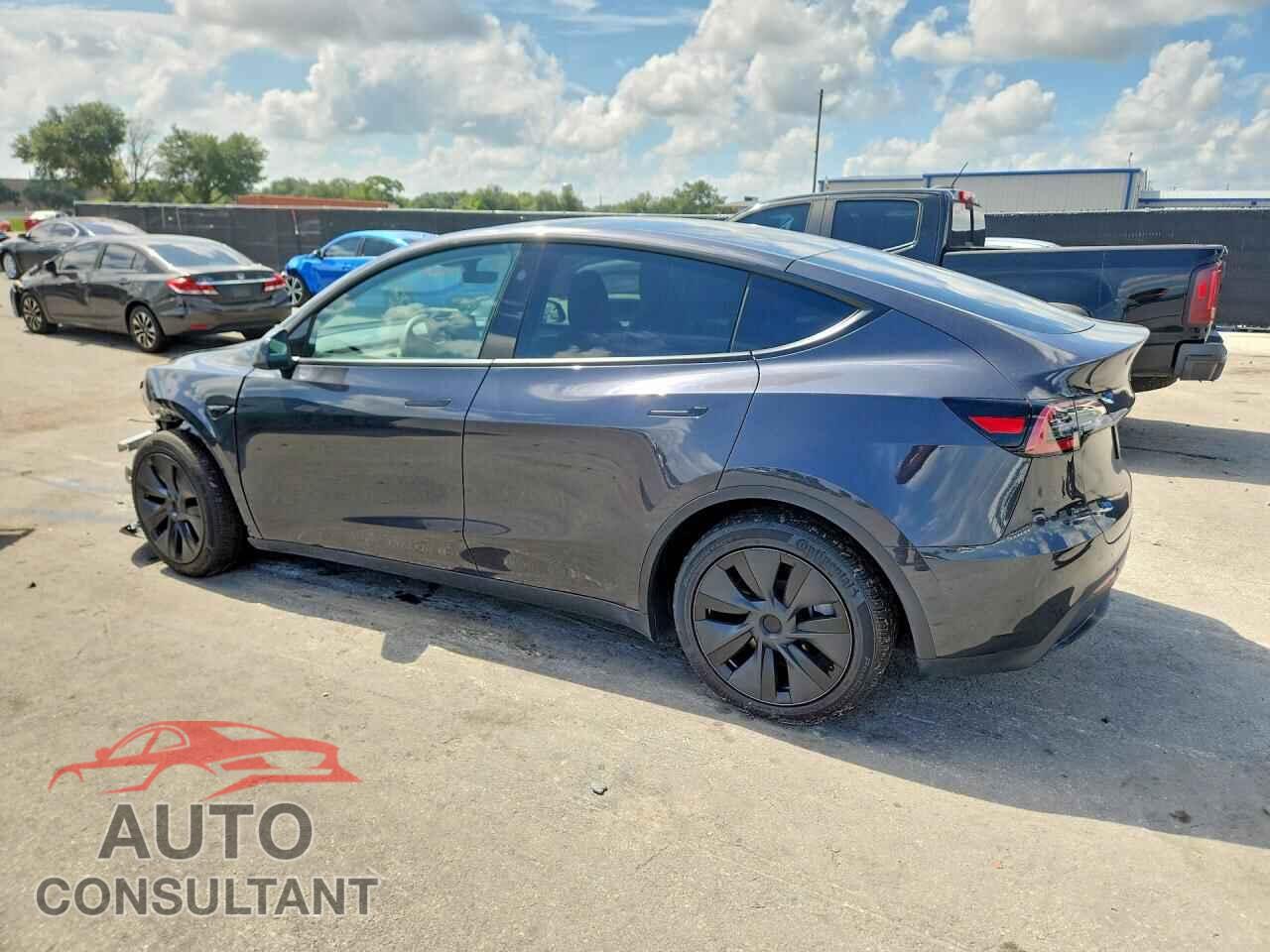 TESLA MODEL Y 2024 - 7SAYGAEE3RF186143
