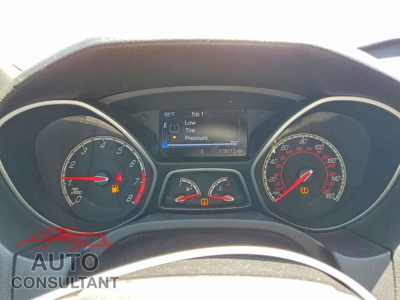 FORD FOCUS 2013 - 1FADP3L93DL221496