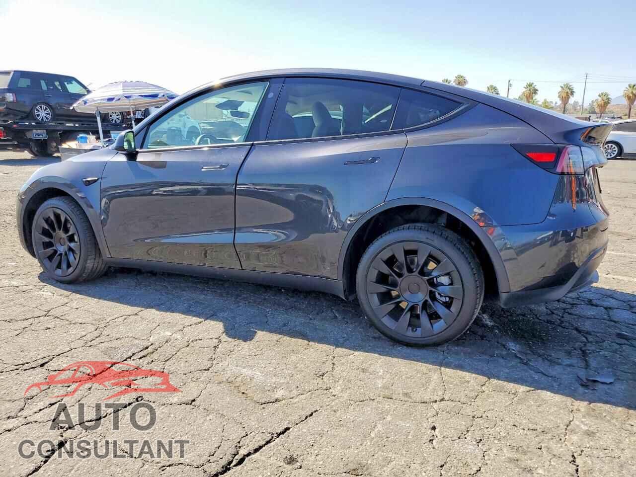 TESLA MODEL Y 2024 - 7SAYGDEE2RF082552