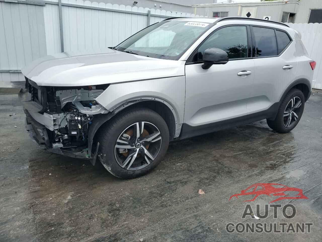 VOLVO XC40 CORE 2024 - YV4L12UK7R2326040