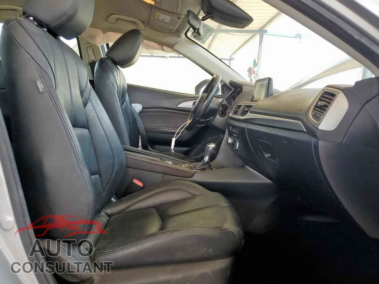 MAZDA 3 2018 - 3MZBN1V36JM199540
