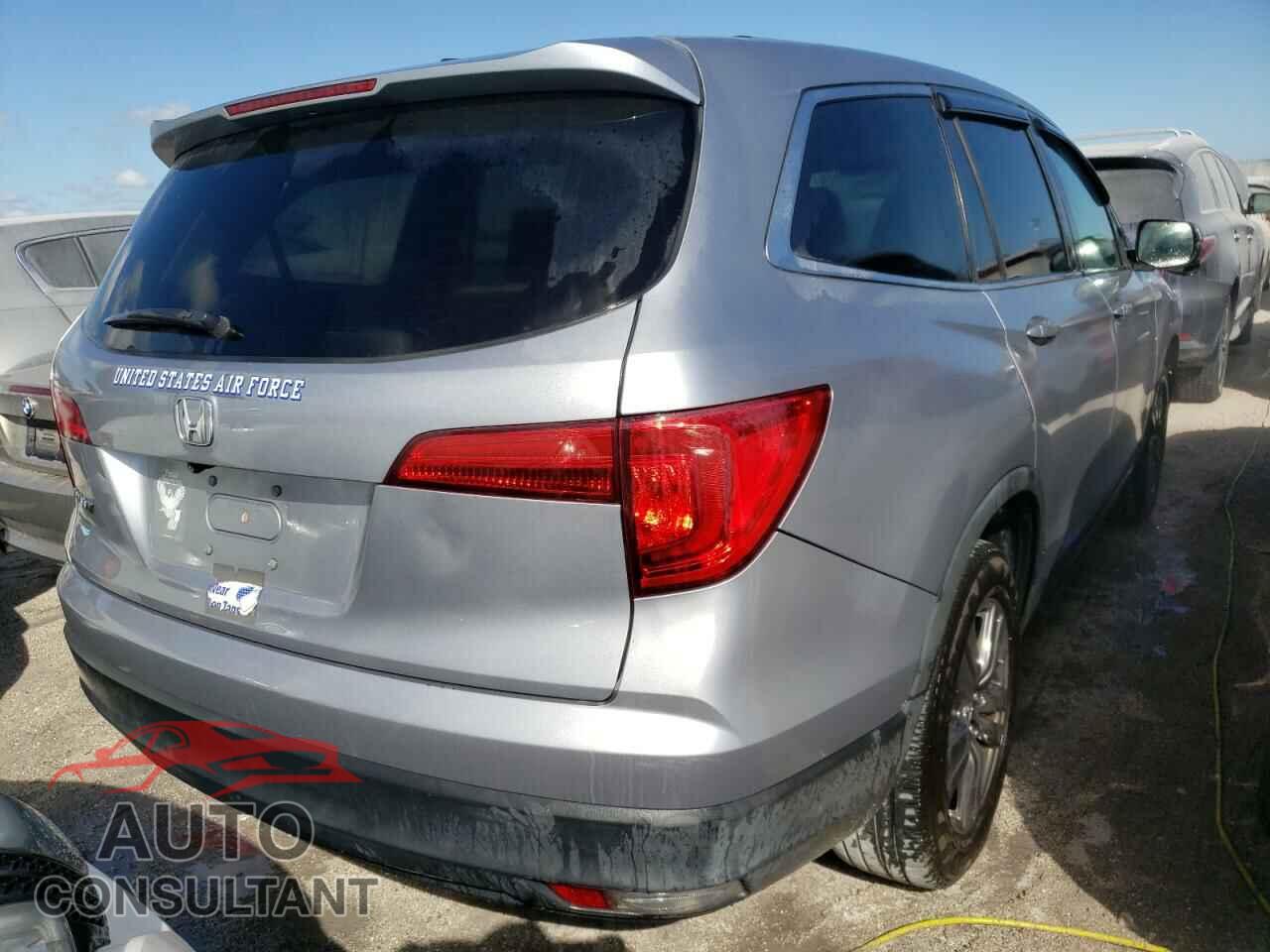 HONDA PILOT 2017 - 5FNYF5H58HB037731