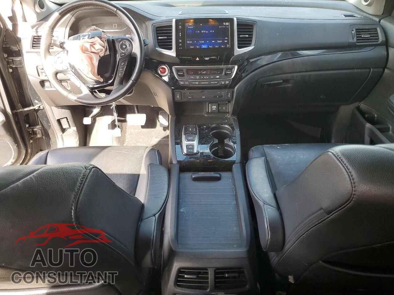 HONDA PILOT 2017 - 5FNYF6H92HB001364