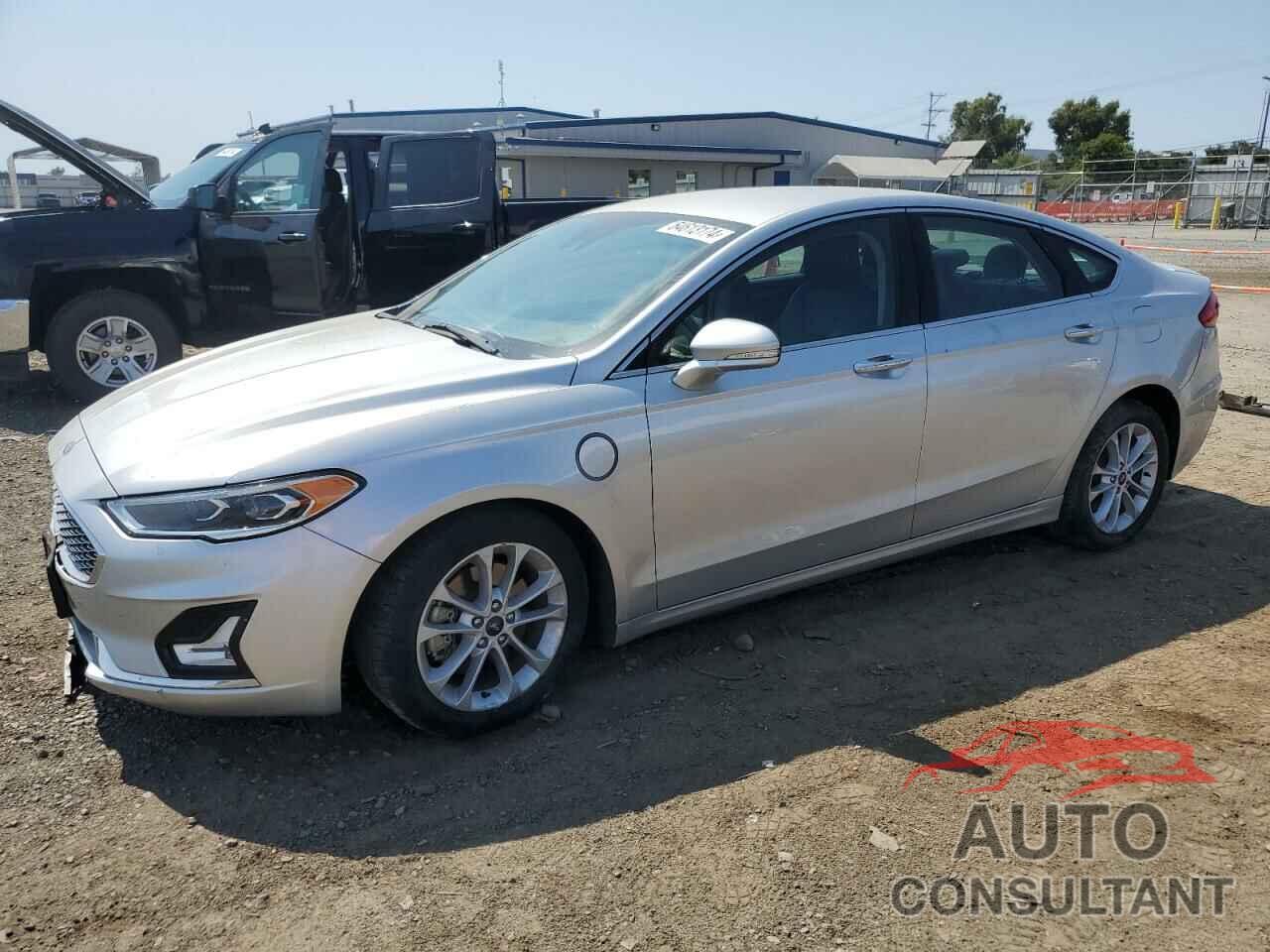 FORD FUSION 2019 - 3FA6P0SU6KR268839