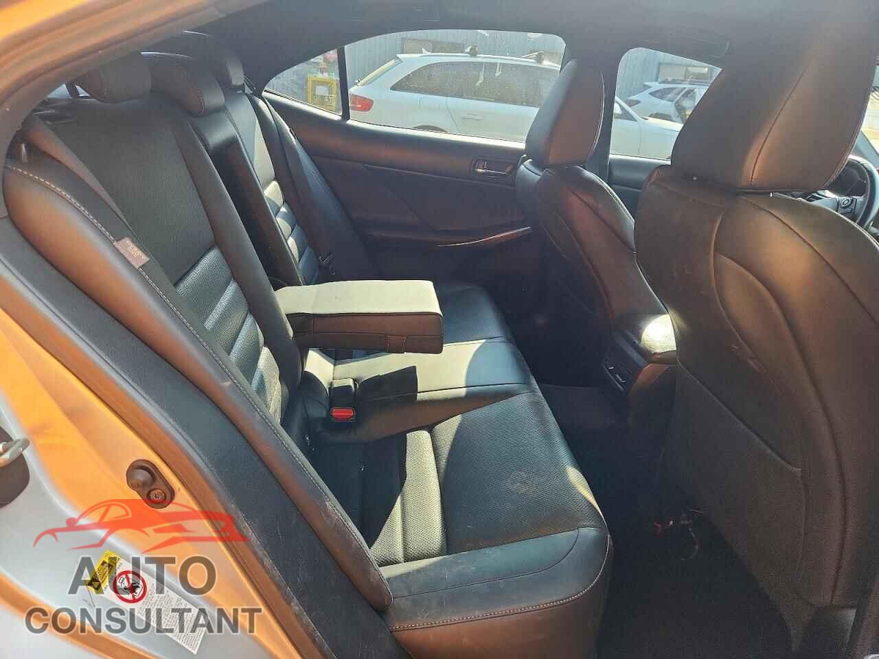 LEXUS IS 2014 - JTHCF1D24E5011069