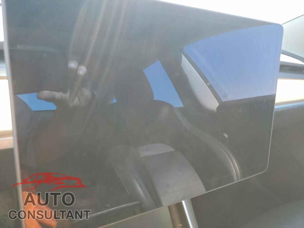 TESLA MODEL 3 2019 - 5YJ3E1EA6KF326430