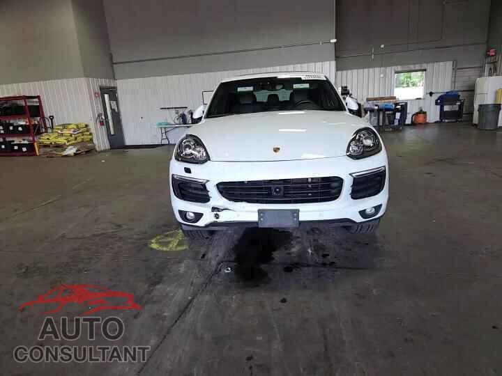 PORSCHE CAYENNE 2017 - WP1AE2A29HLA70641