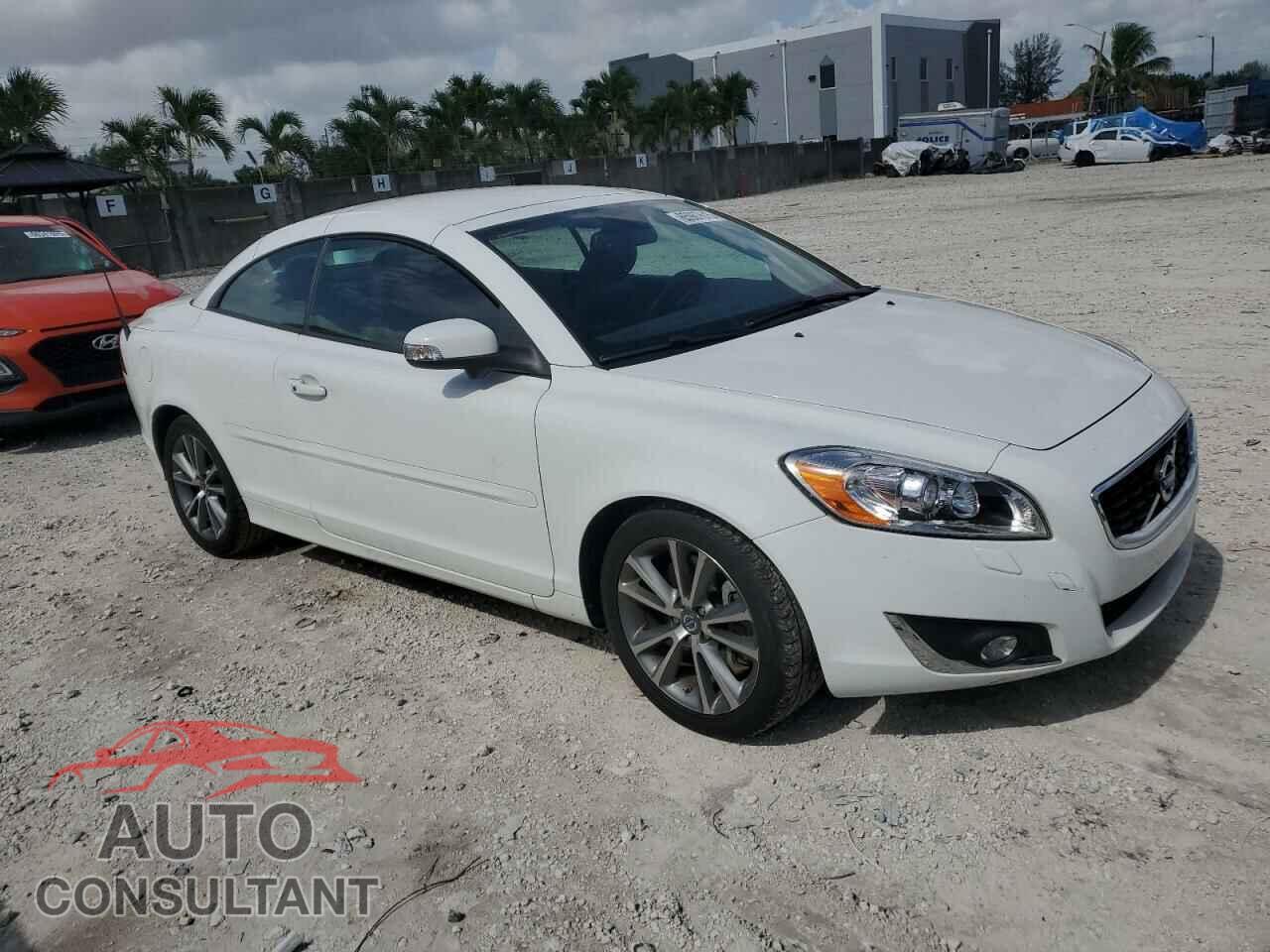 VOLVO C70 2013 - YV1672MC5DJ143753