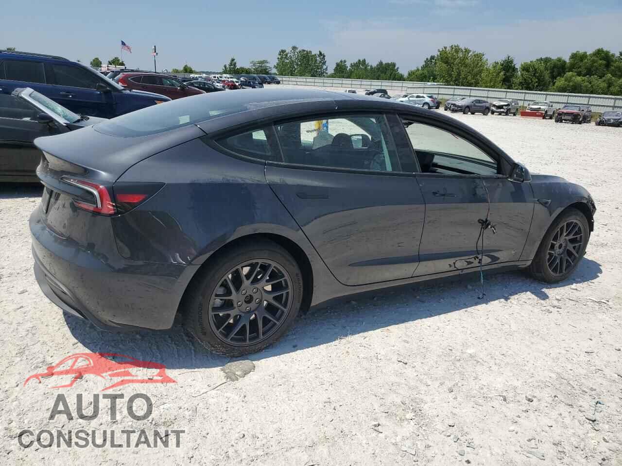TESLA MODEL 3 2024 - 5YJ3E1EA5RF732127