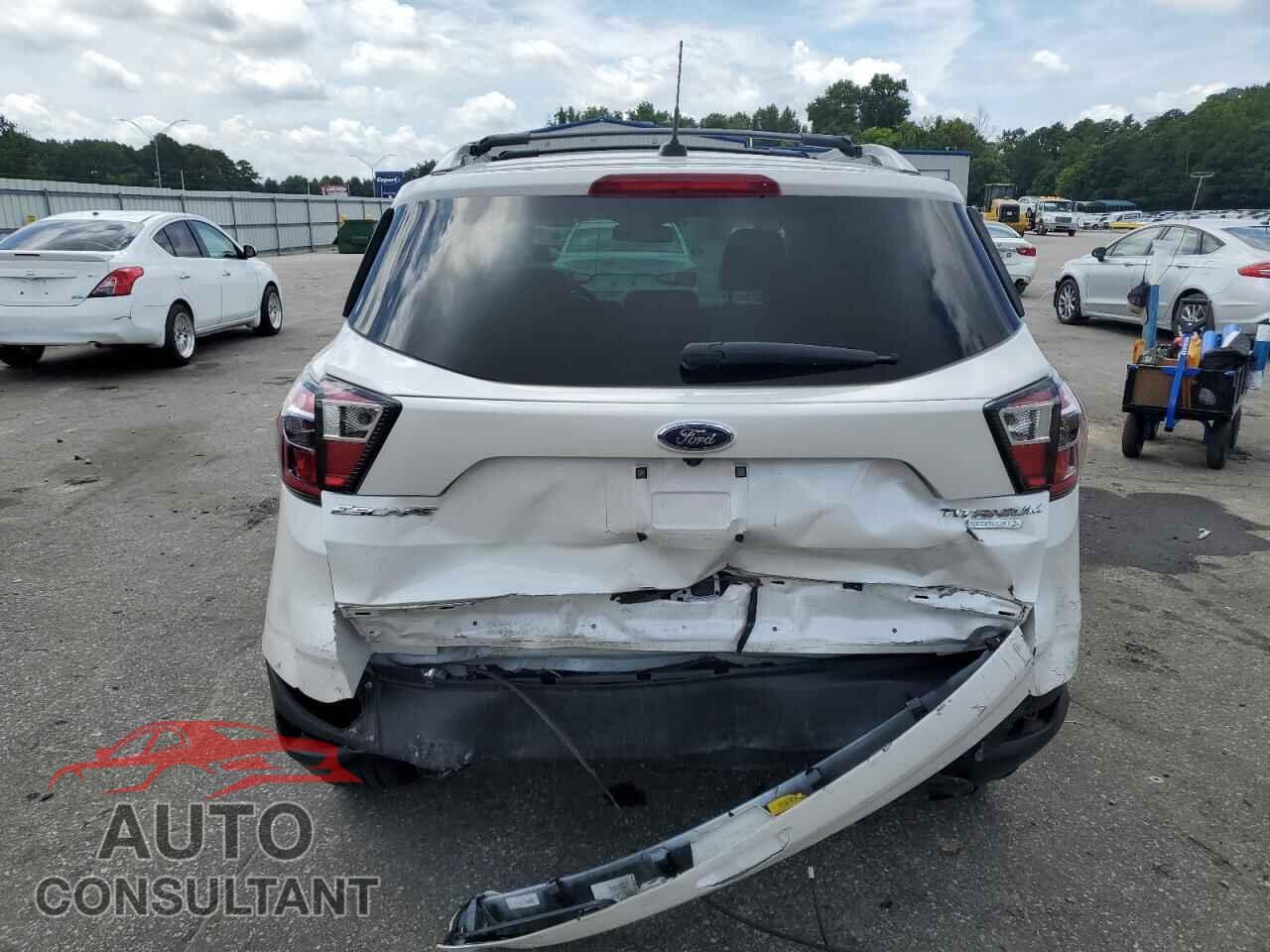 FORD ESCAPE 2017 - 1FMCU0J93HUB35570